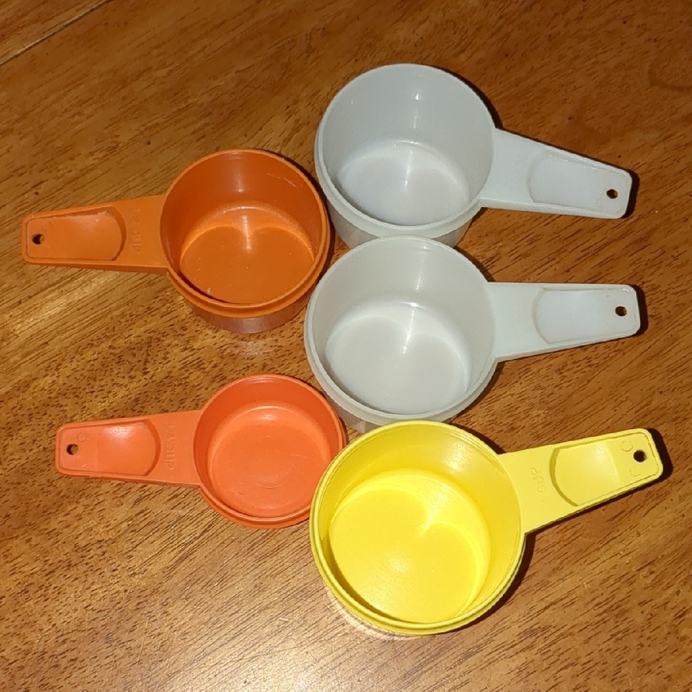Vintage Tupperware Measuring Cups